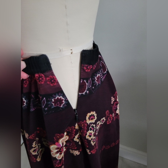 Printed corduroy circle skirt - Picture 5 of 8